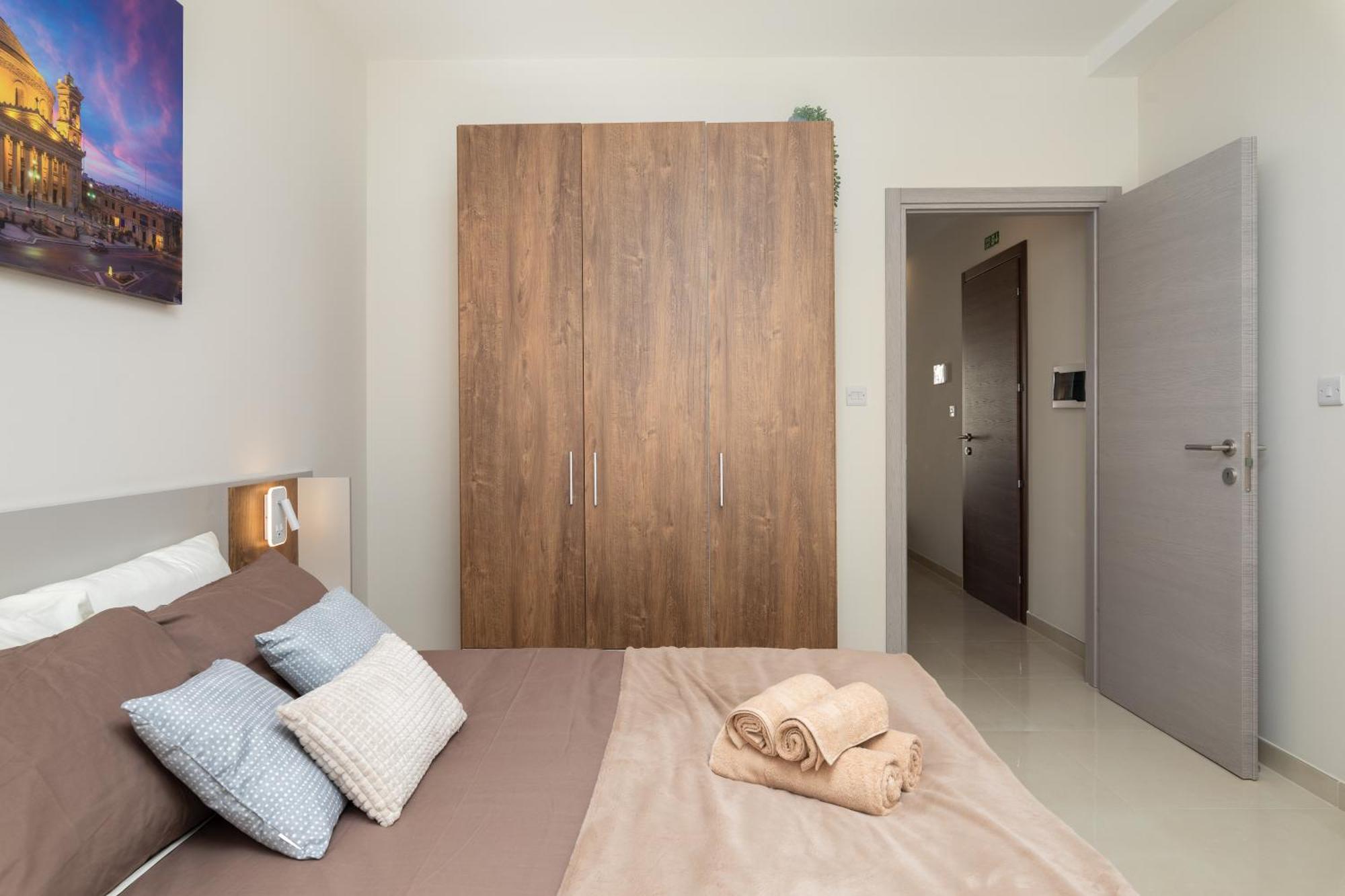 Edka Suites - Modern Sunlit 2Bd Apartments With Balconies - Close To Sliema Promenade, St Julian'S & St Georges Bay Gzira Bagian luar foto