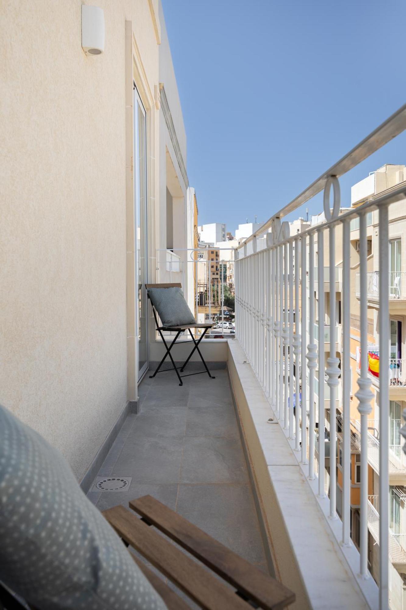 Edka Suites - Modern Sunlit 2Bd Apartments With Balconies - Close To Sliema Promenade, St Julian'S & St Georges Bay Gzira Bagian luar foto