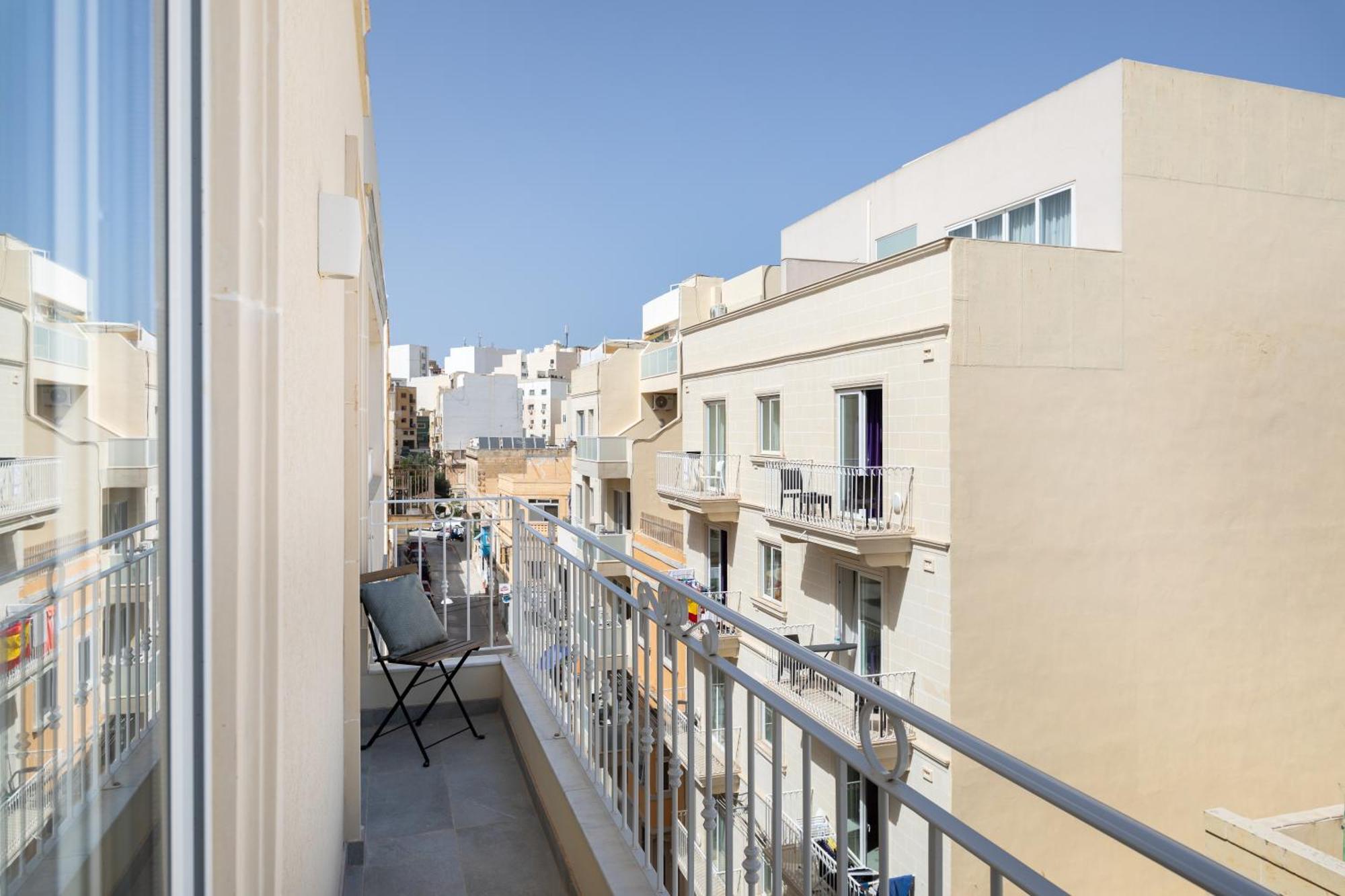 Edka Suites - Modern Sunlit 2Bd Apartments With Balconies - Close To Sliema Promenade, St Julian'S & St Georges Bay Gzira Bagian luar foto