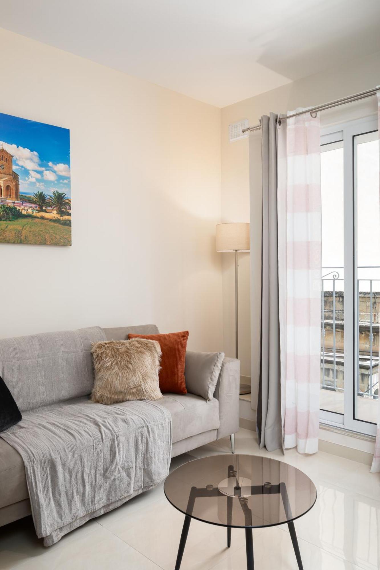 Edka Suites - Modern Sunlit 2Bd Apartments With Balconies - Close To Sliema Promenade, St Julian'S & St Georges Bay Gzira Bagian luar foto