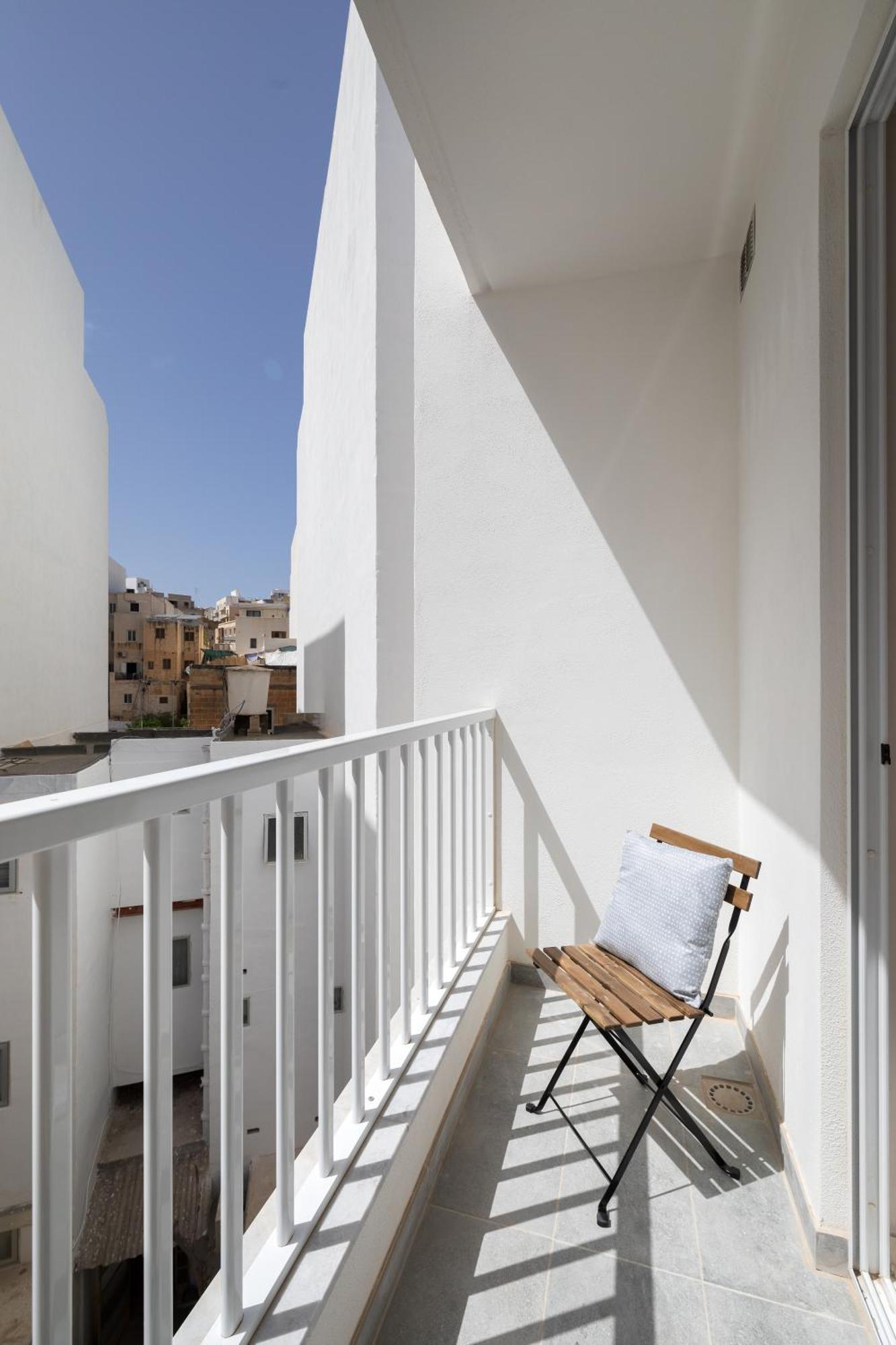 Edka Suites - Modern Sunlit 2Bd Apartments With Balconies - Close To Sliema Promenade, St Julian'S & St Georges Bay Gzira Bagian luar foto