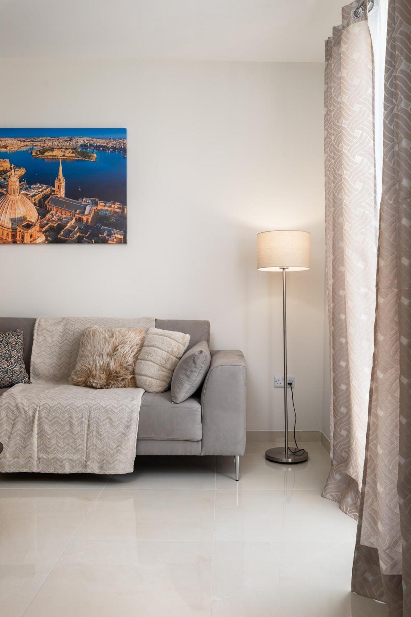 Edka Suites - Modern Sunlit 2Bd Apartments With Balconies - Close To Sliema Promenade, St Julian'S & St Georges Bay Gzira Bagian luar foto