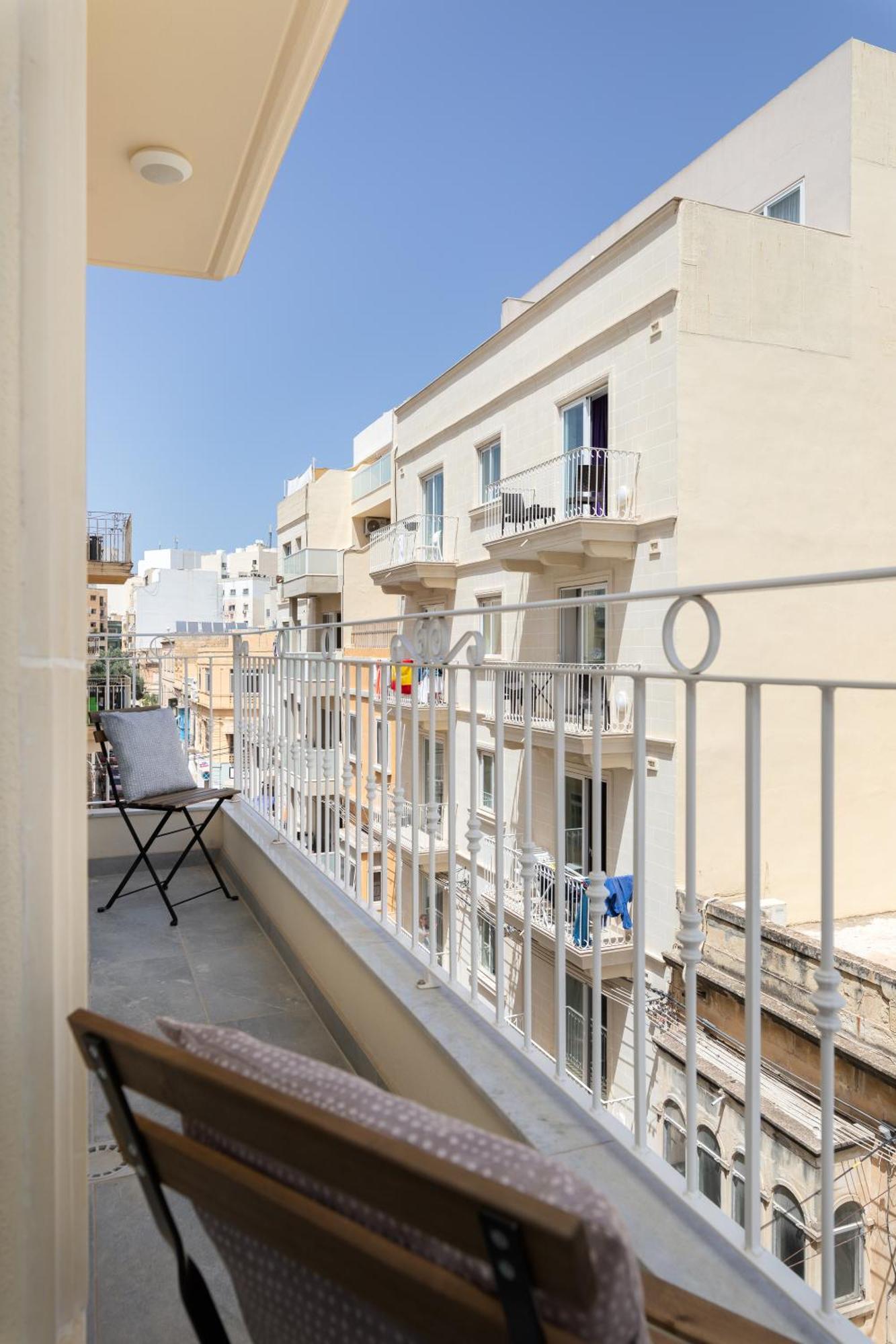 Edka Suites - Modern Sunlit 2Bd Apartments With Balconies - Close To Sliema Promenade, St Julian'S & St Georges Bay Gzira Bagian luar foto